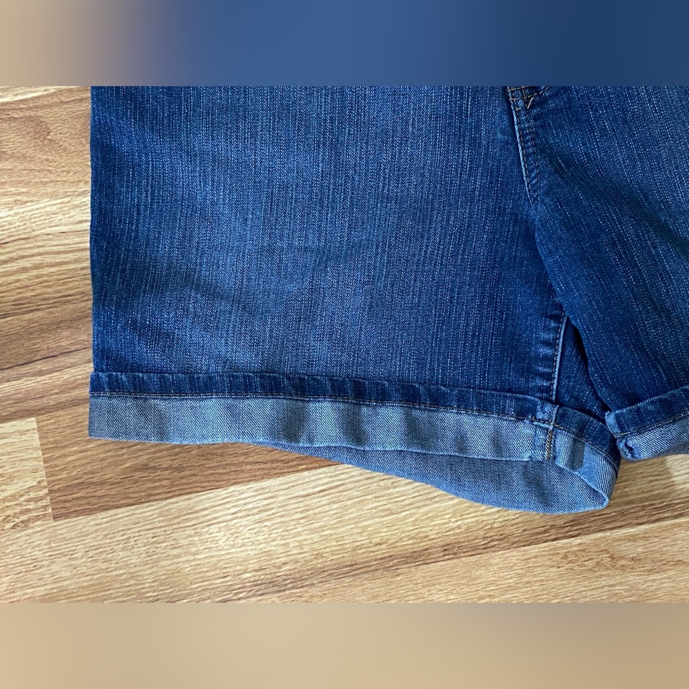 Nine West Dark Blue Jean Shorts Size 12 - Picture 3 of 9